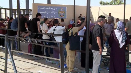 إعادة المسافرين من جسر الملك حسين بعد استمرار إغلاقه من الجانب الآخر