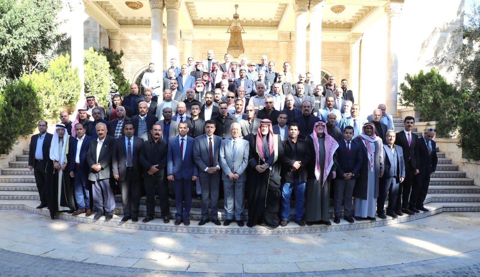 رئيس الديوان الملكي يلتقي فعاليات شبابية ومجتمعية