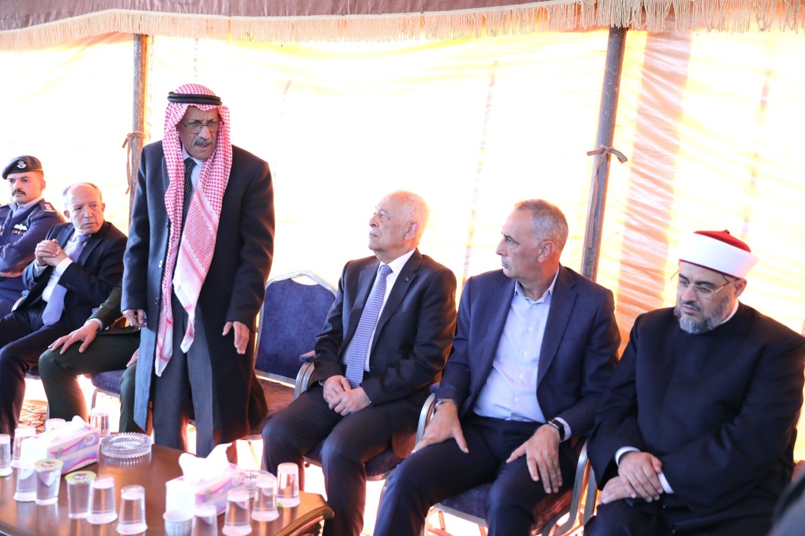 مندوبا عن الملك وولي العهد… العيسوي يعزي عشائر العدوان