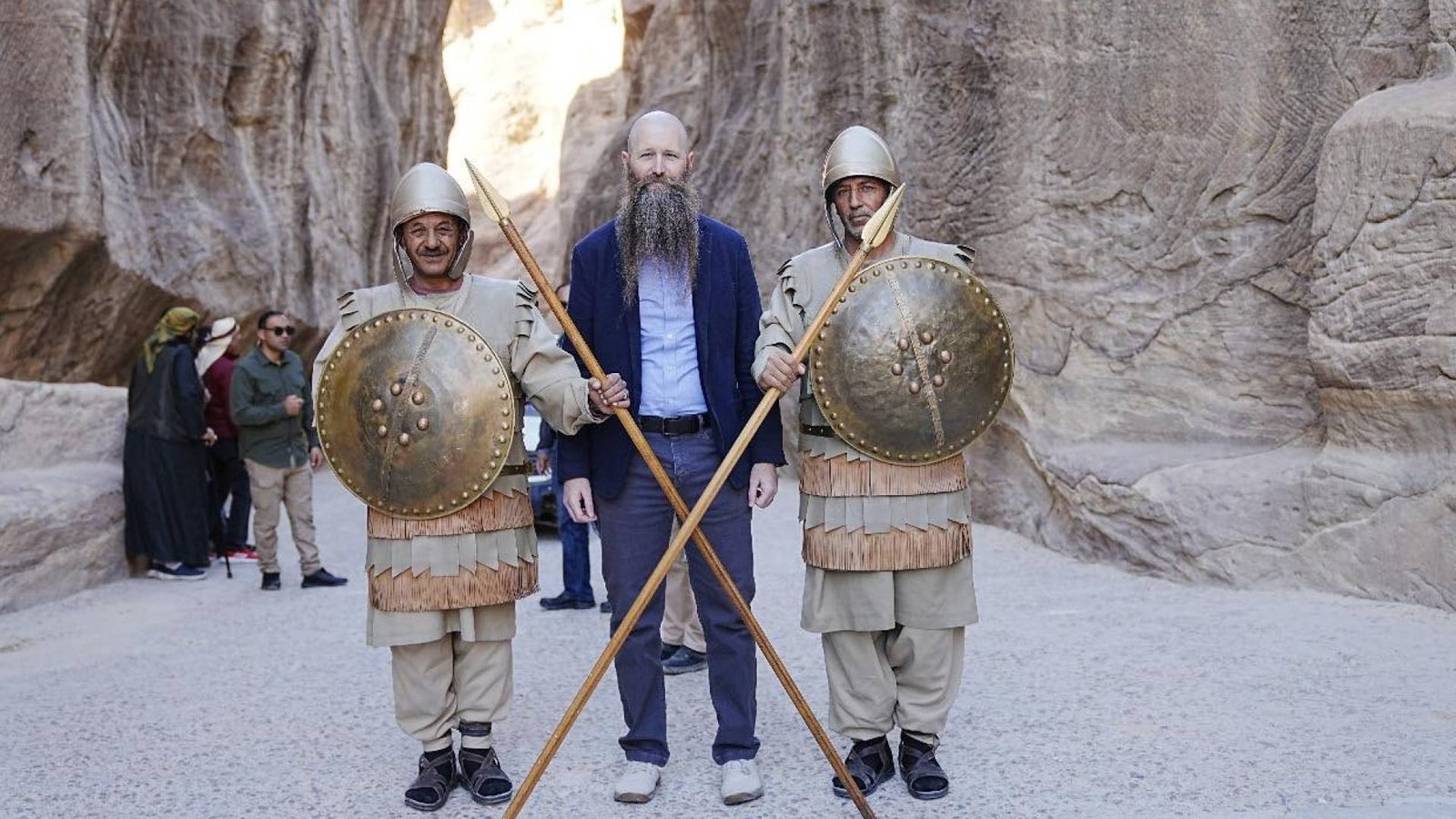 السفير الأمريكي يزور البترا ويشيد بجهود الأردن في تطوير البنية التحتية للسياحة